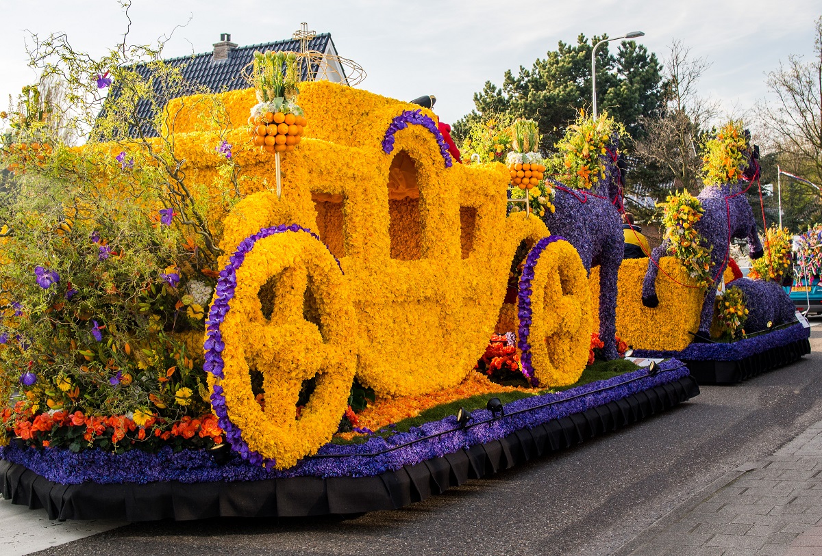 ziedu parāde, Holandes ziedu parāde, no ziediem darināti automobiļi